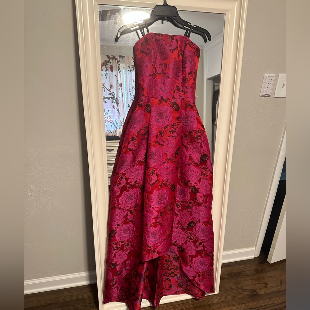 SOLD Formal Gown 00 Laundry by Shelli Segal